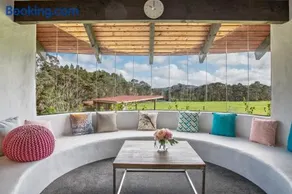 Cozy Family Life Style Villa - Image 1