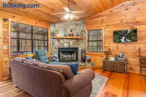 Cozy Treehouse Cabin in the woods with Firepit - Image 2