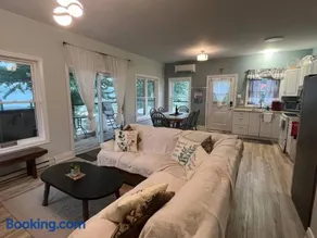 Private sandy beach cottage - Image 1