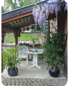 Charmant petit appartement avec bel exterieur. - Image 2