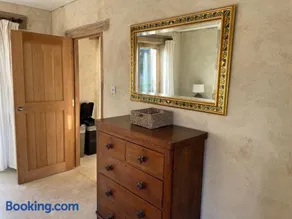 Shortlake Cottage - Image 2