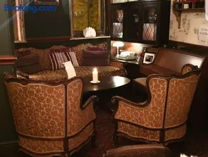 The Olde Swan Hotel - Image 2