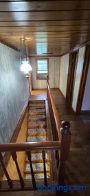 Charming 3-BR Riverside country farmhouse Retreat Huge Yard & Fire Pit - Image 3