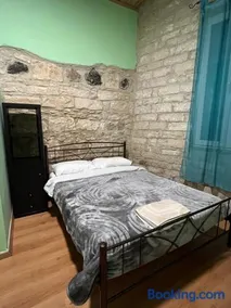 Zouglas App Guesthouse - Image 1