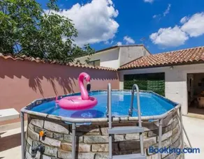 Apartment Karlo, Heated pool, private parking - Image 2