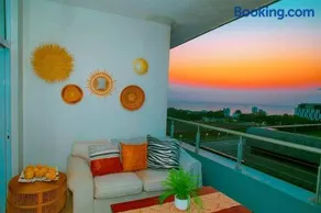 Gateway Oceans - 2 Adults & 4 Children ONLY - Families or 1 Couple only - No parties - Image 1
