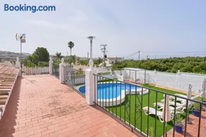Spacieuse villa entièrement équipée avec barbecue, jardin et internet haut débit | Vue rivière - Image 4