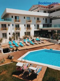 Nayino Resort Hotel - Image 4