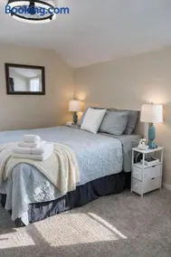 Chic Parma Stay Near Cleveland - Image 3