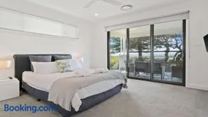 Sea & Sun Beach House - Image 2