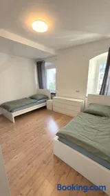 Large fitter's apartment 6 bedrooms Parking&yard - Image 3