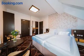 Hotel Hubertus - Image 2