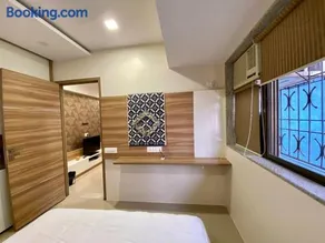 Chic Pad in Bandra West*Wifi* - Image 4