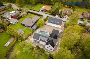 Luxury villa with private cinema pool and gym - Image 2