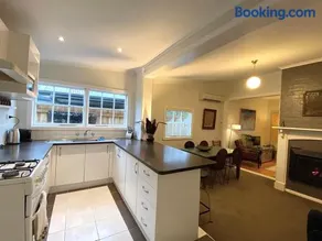 Loose Leaf Cottage - Image 4