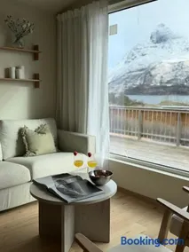 Scandinavian vibe with a view, close to Narvikfjellet - Image 3