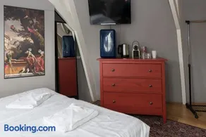 Westerpark Suites - Image 4