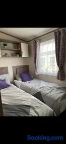 Luxury 6 Berth Holiday Caravan - Image 5