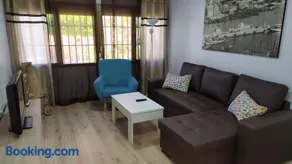 Atractivo apartamento en la playa con parking - Image 2