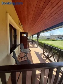 Apartamenty Pod Debem (Ferienwohnungen an der uralten Eiche) - Image 1