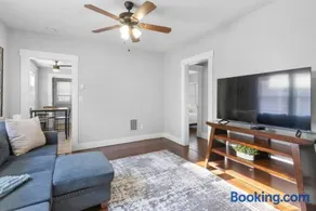 Cozy Bedroom next to SCSU and Yale - Image 4