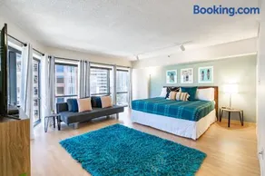 Spacious Downtown Executive Retreat - Free Parking - Image 2