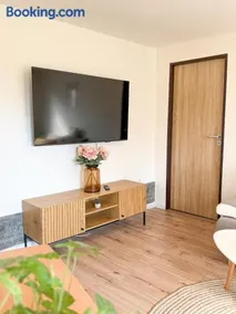 Nadštandardný apartmán s terasou a parkovaním - Image 2