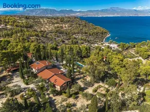 Corinthian Blue Retreat - Image 2