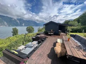 Cabin by the Fjord - Image 4