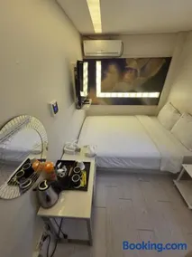 Navi Hotel - Image 4
