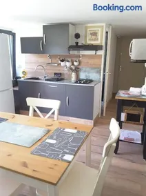 JENNY'S HOME - Image 1