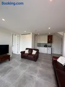 Private Getaway - Portarlington! - Image 4