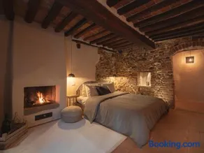 Borgo di Sotto Tuscany - Luxury Holiday Home - Image 1