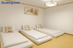 Nippori Osaka Nishi-Tengachaya Guesthouse西天下茶屋アパートメント - Image 2