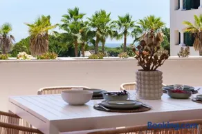 Stunning Renovated 2-bedroom in Golden Mile - Image 3