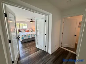 Spacious Family Home w Pool 4BR 3bath Beach nearby - Image 4