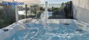 Meridian Tattershall Lakes Escape - Lakeside lodge caravan with the fishing peg LUXURY HOT TUB - Image 2