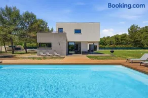 Villa Stark 230m Private pool Gym 15 minutes from Montpellier - Image 2