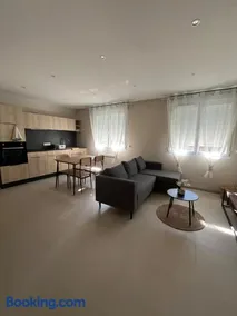 Le Cosy - Image 1