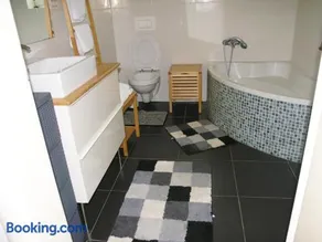 House Rozi - Image 2
