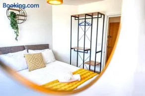 Stylish 2 bed flat in Basingstoke By 20Property Stays Short Lets & Serviced Accommodation - Image 5