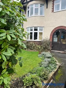 Spacious Semi-Detached Home - Image 2