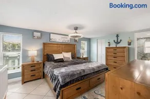 Family 3BR with Pool l Game Room l Walk to Water Park - Image 4