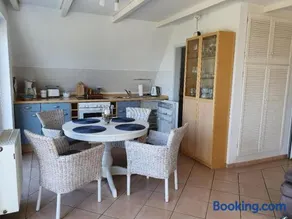 Ruhige, moderne Maisonette Ferienwohnung Rügensonne mit großem Balkon - umgeben vom Wasser - Image 3