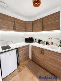 César Room - Appartement Antique 2-3 pers, parking privé,proche centre et gare - Image 3