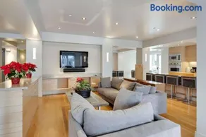 Midterm rental Luxury Walnut Creek condo BART walk - Image 5