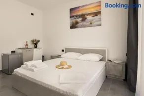 Flamingo Corbu Resort - Image 1