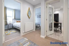 MODERN 2 BeD APARTMENT - Image 5