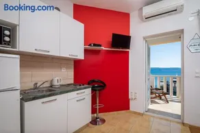 J.B. Beachfront Suites - Image 3