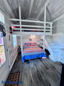 The Little Cape Lofted Cottage on Winding Creek in Nature - Image 3